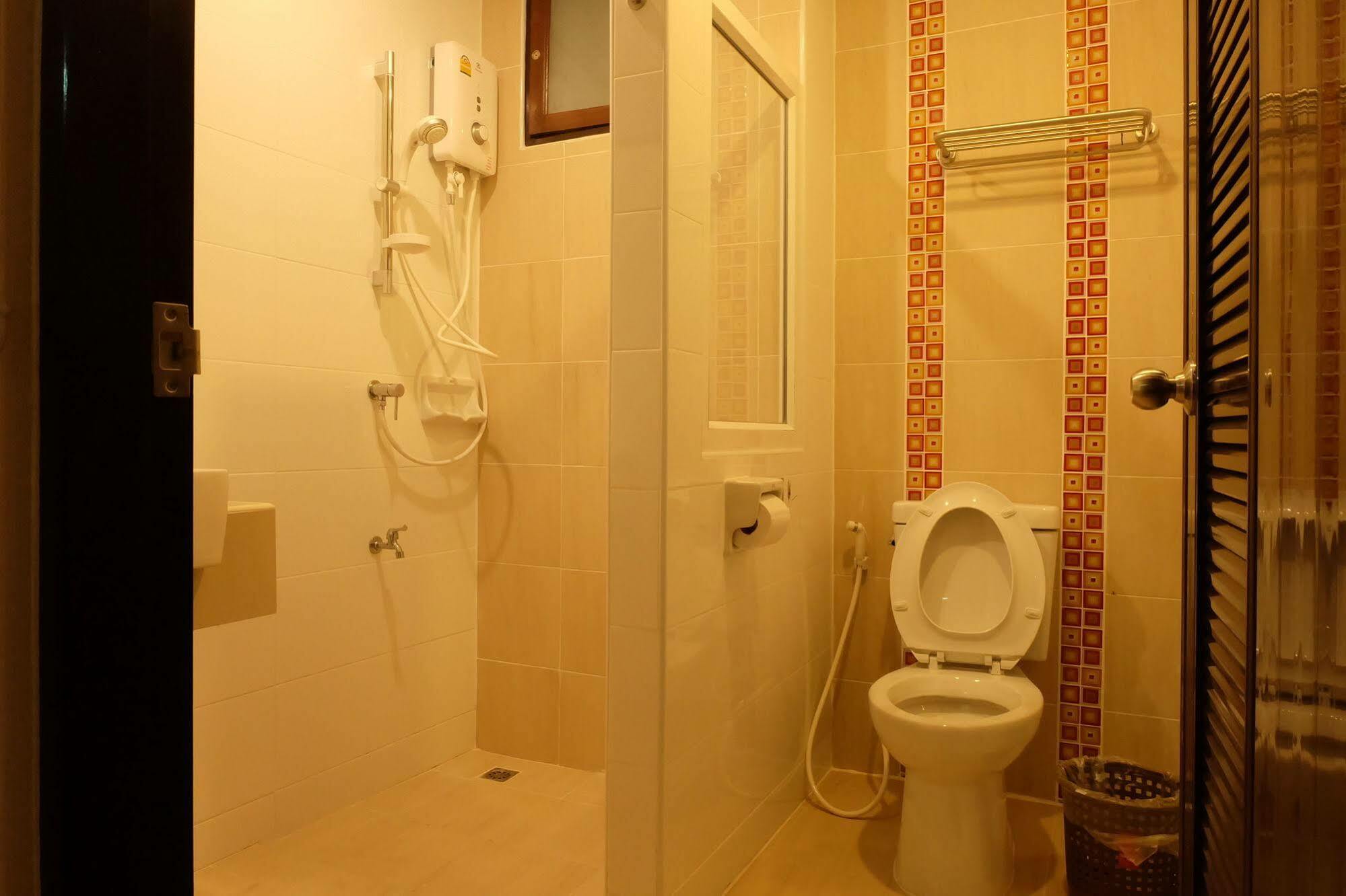 Monmuang Hotel Chiang Mai Luaran gambar